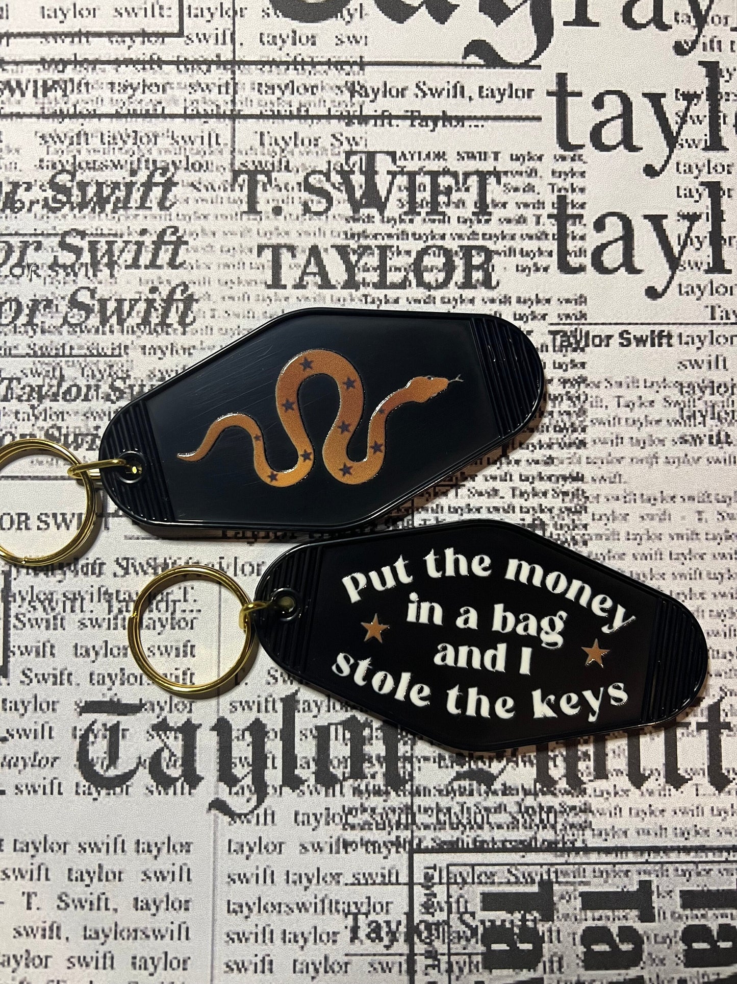 Reputation Snake Getaway Car Motel Keyring